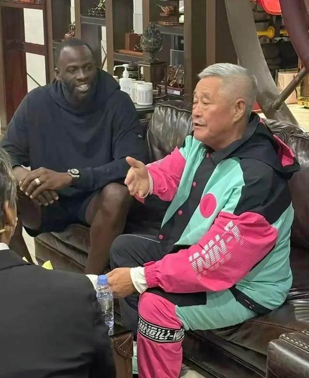 学着转手绢 学着转手绢